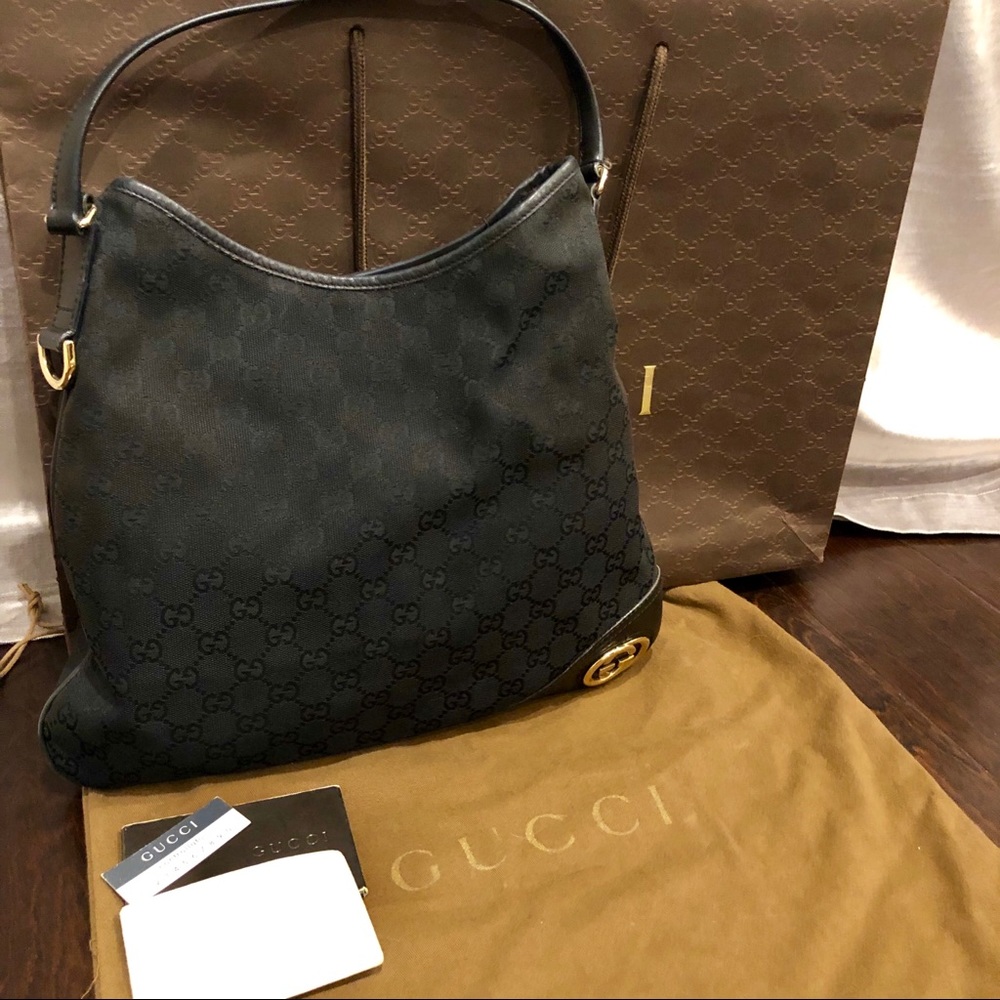 Medium GG Gucci Canvas New Britt Hobo